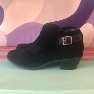 Vionic Black Suede Bootie - Millie - Size 9